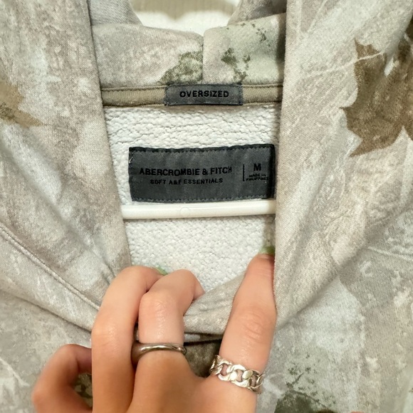 Abercrombie and Fitch Off White Camo Essential Popover Hoodie, Medium - Picture 3 of 4